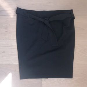 Isabella Oliver Black Maternity Pencil Skirt with Tie Belt Detailing. Size small
